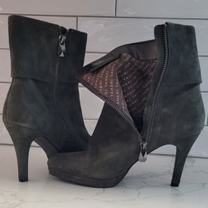 Tahari boots